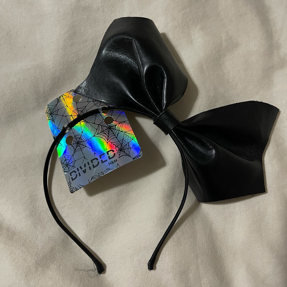 FREE with purchase ✨ H&M bow leather headband